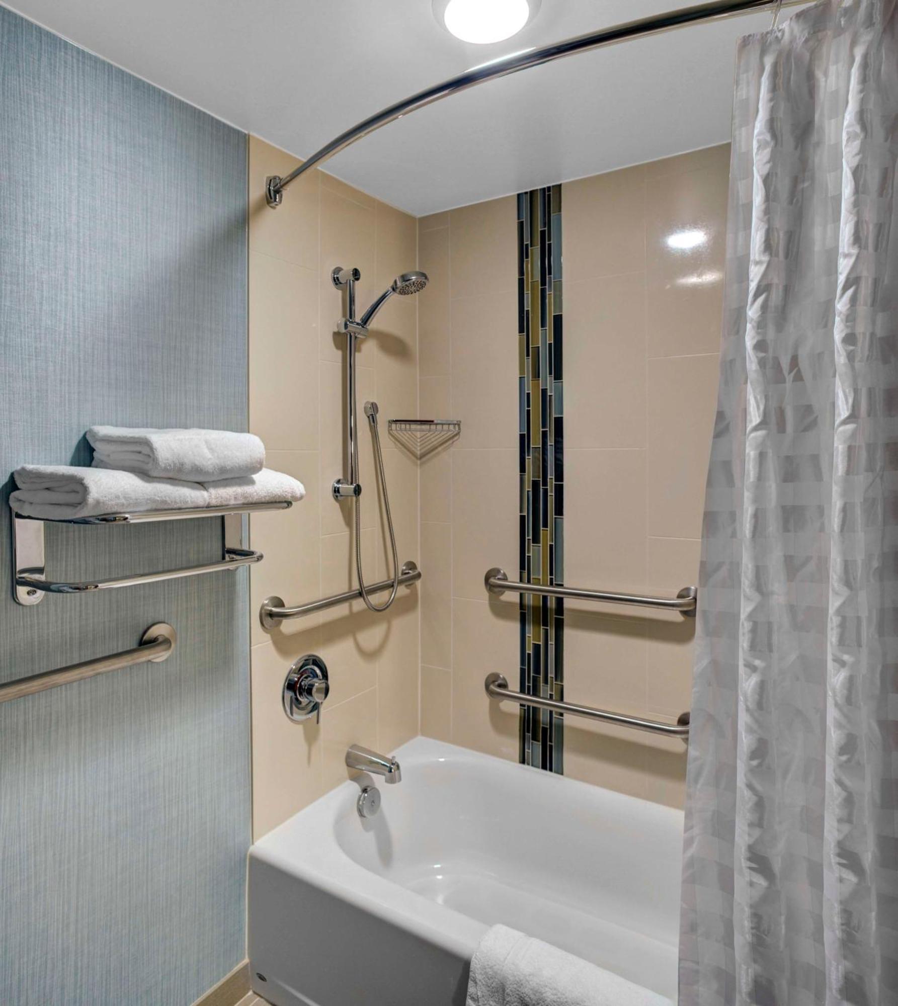 ไฮแอท เพลซ หลุยส์วิลล์ อีสต์ Hotel ภายนอก รูปภาพ