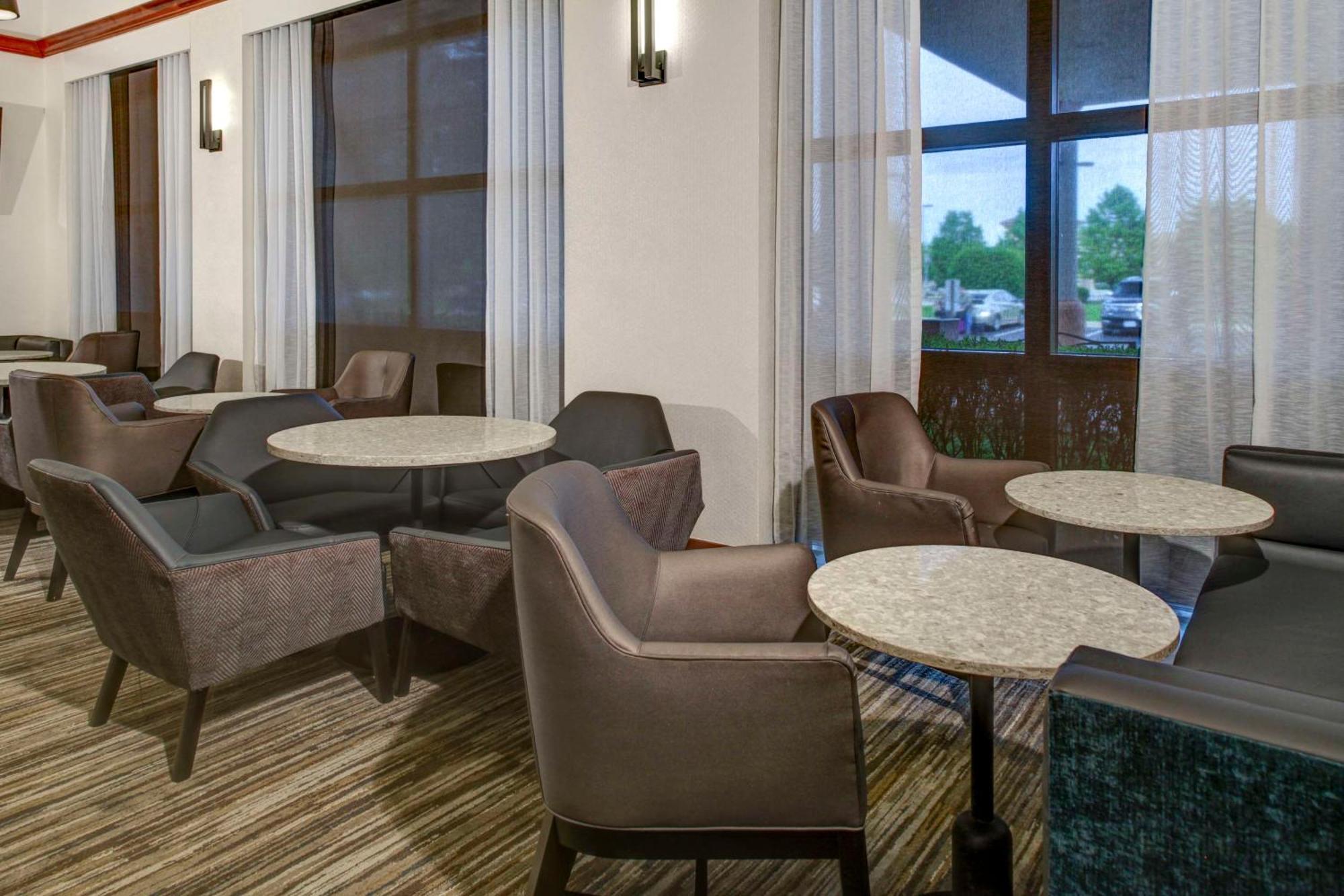 ไฮแอท เพลซ หลุยส์วิลล์ อีสต์ Hotel ภายนอก รูปภาพ