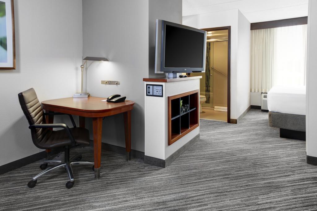 ไฮแอท เพลซ หลุยส์วิลล์ อีสต์ Hotel ภายนอก รูปภาพ
